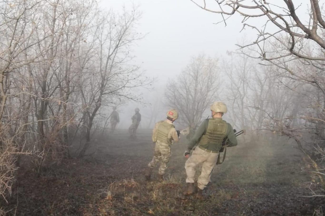 PKK'ye ait biri 7 odalı 3 sığınak imha edildi